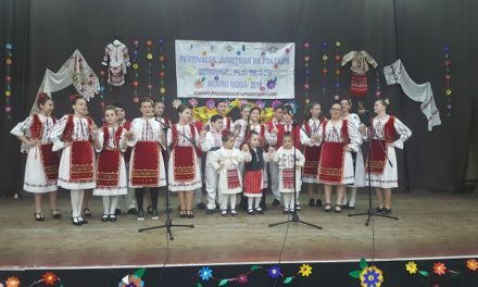 Liceul Teoretic Negru Vodă ține vie flacăra folclorului românesc. „Dobroge… plai de dor”, a III-a ediție