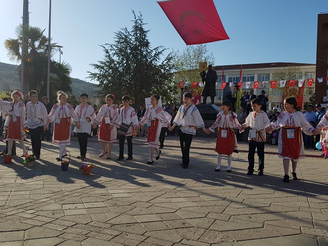 Elevi ai Școlii nr. 10 participă la Ziua Copilului în Turcia